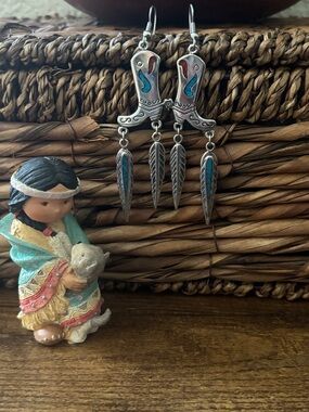 Vintage 90s Cowboy Boot Feather Dangle Earrings